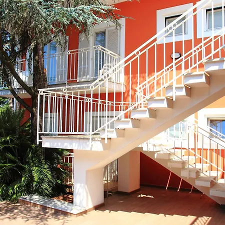 Bed & Breakfast La Rossa