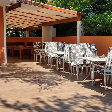 Bed & Breakfast La Rossa