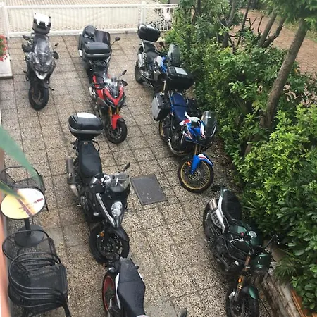 罗萨住宿加早餐酒店 住宿加早餐酒店 4*