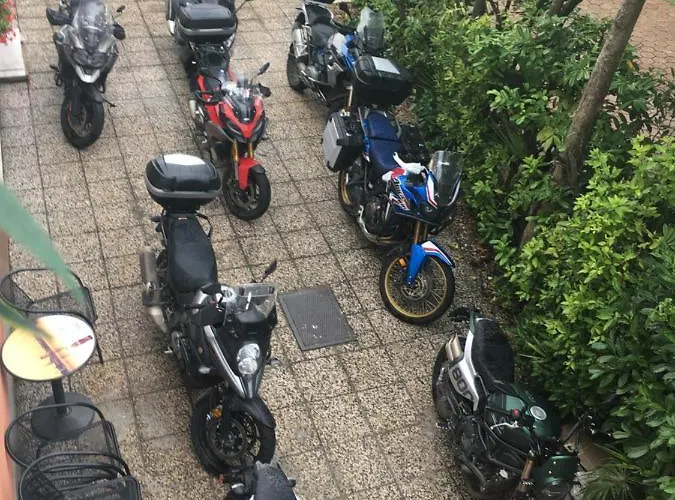 La Rossa Bed & Breakfast 4*